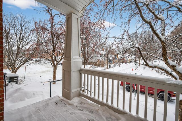 1667 Arona Street 8, Falcon Heights, MN 55108