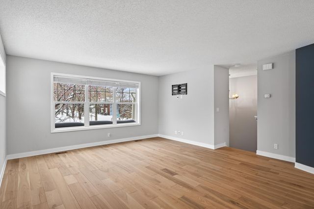 1667 Arona Street 8, Falcon Heights, MN 55108