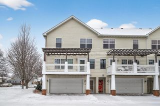 1667 Arona Street 8, Falcon Heights, MN 55108