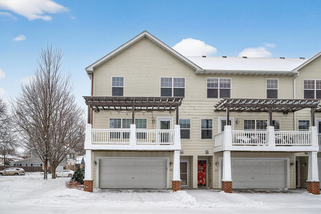 1667 Arona Street 8, Falcon Heights, MN 55108