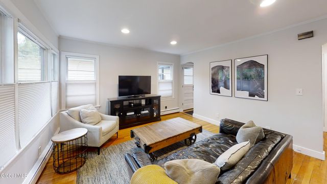 207 Regent Street, Saratoga Springs, NY 12866