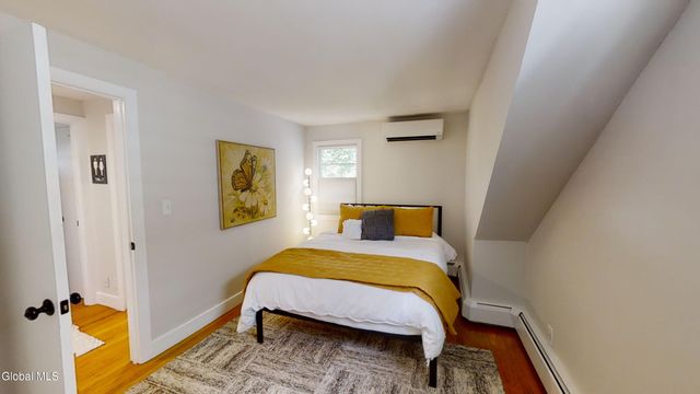 207 Regent Street, Saratoga Springs, NY 12866