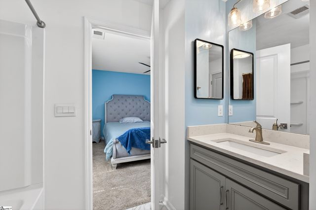 6030 Thicket Lane, Boiling Springs, SC 29316