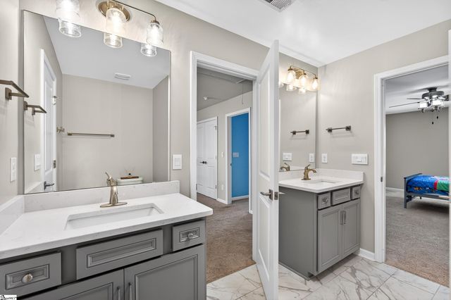 6030 Thicket Lane, Boiling Springs, SC 29316