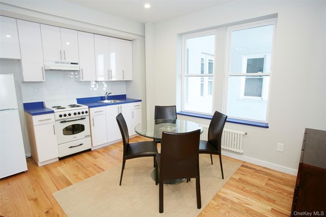 215 E Broadway 5S, Long Beach, NY 11561