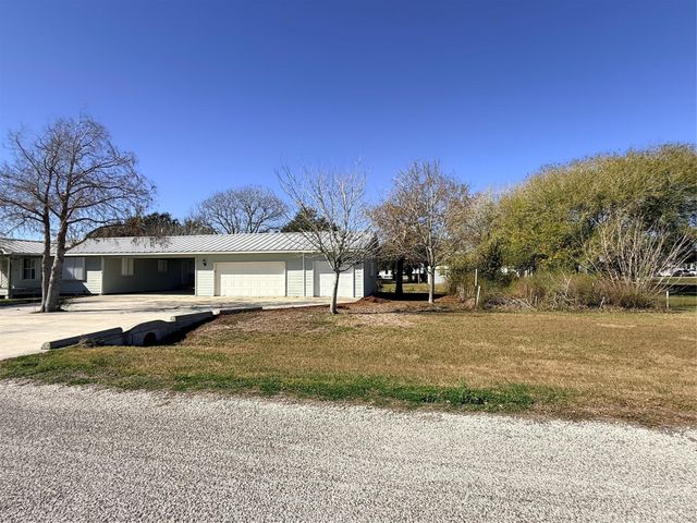 338 Calumet Drive, Palacios, TX 77465