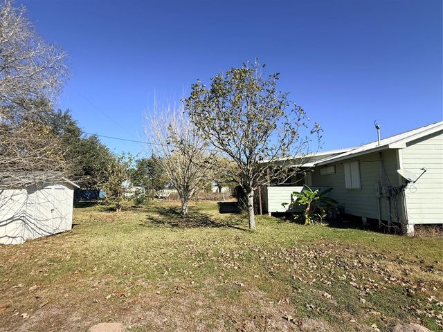 338 Calumet Drive, Palacios, TX 77465