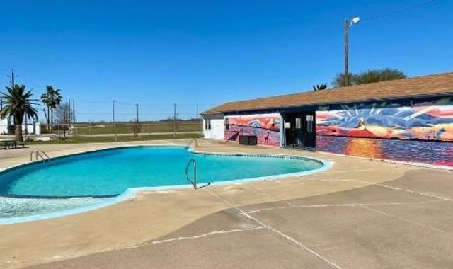 338 Calumet Drive, Palacios, TX 77465