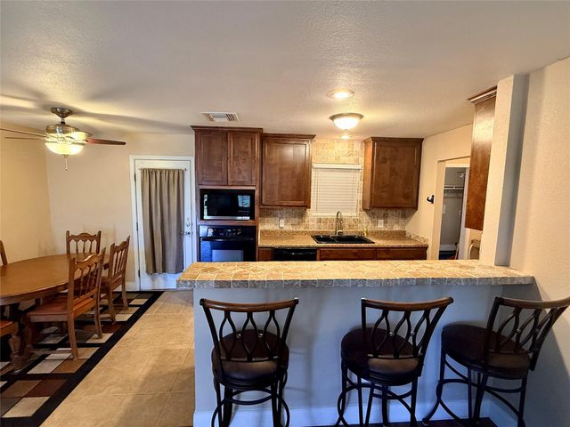 338 Calumet Drive, Palacios, TX 77465