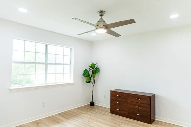 2201 Fairbanks Street, Nederland, TX 77627