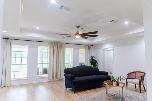 2201 Fairbanks Street, Nederland, TX 77627