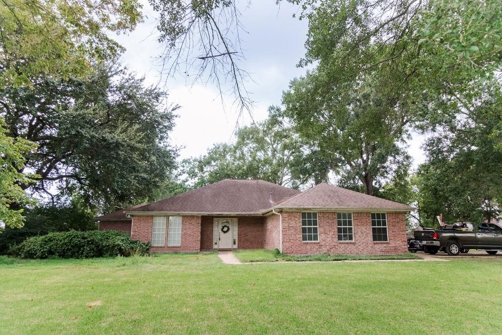 2201 Fairbanks Street, Nederland, TX 77627