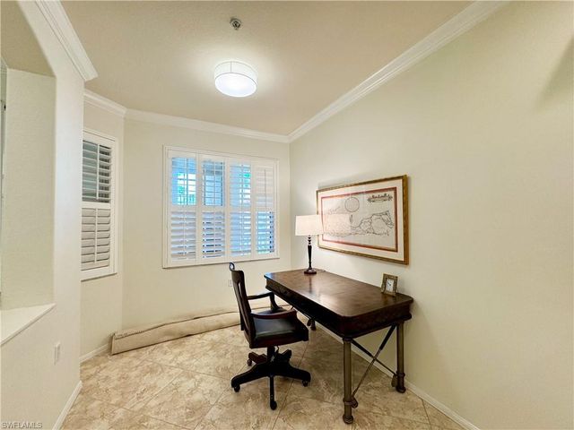 4884 Hampshire Ct Apt 104, Naples, FL 34112