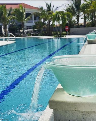 4884 Hampshire Ct Apt 104, Naples, FL 34112