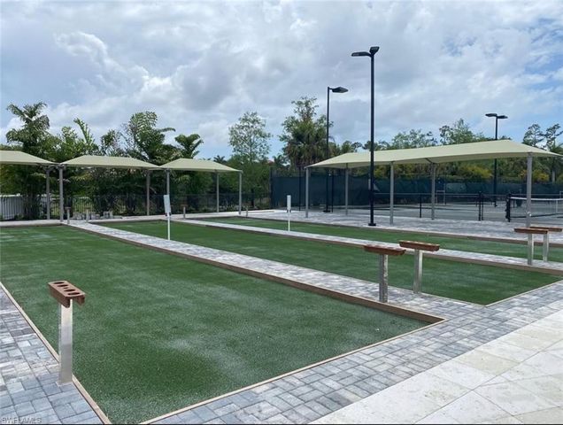 4884 Hampshire Ct Apt 104, Naples, FL 34112