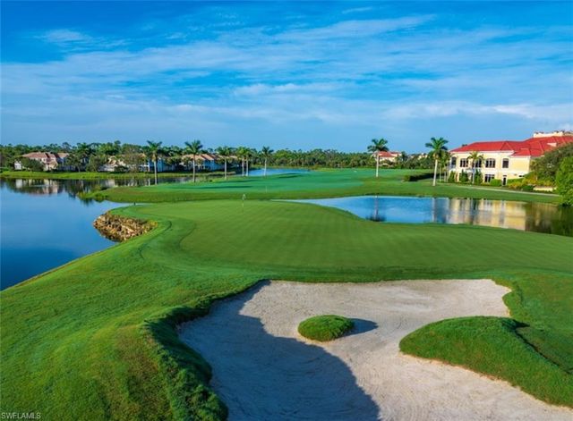 4884 Hampshire Ct Apt 104, Naples, FL 34112