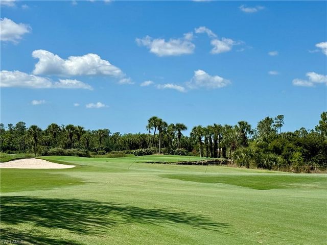 4884 Hampshire Ct Apt 104, Naples, FL 34112