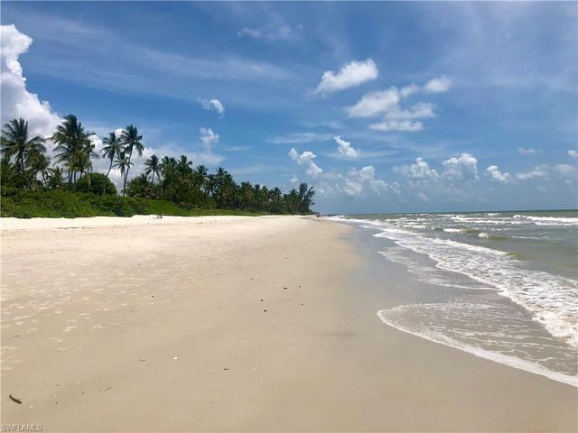 4884 Hampshire Ct Apt 104, Naples, FL 34112