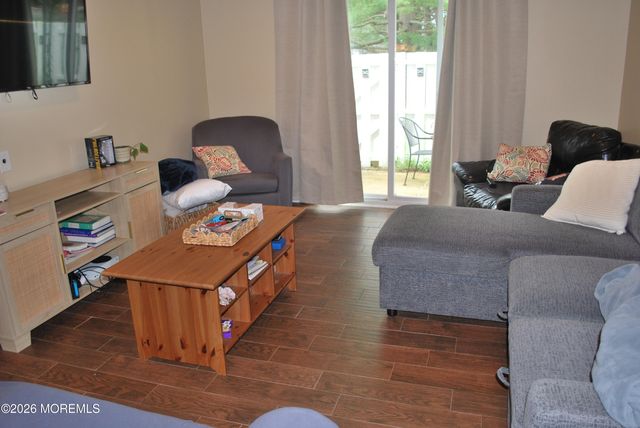 5 Powell Court 14, Hightstown, NJ 08520