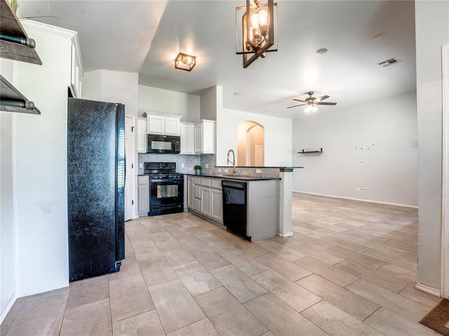 10009 Allie Hope Lane, Yukon, OK 73099