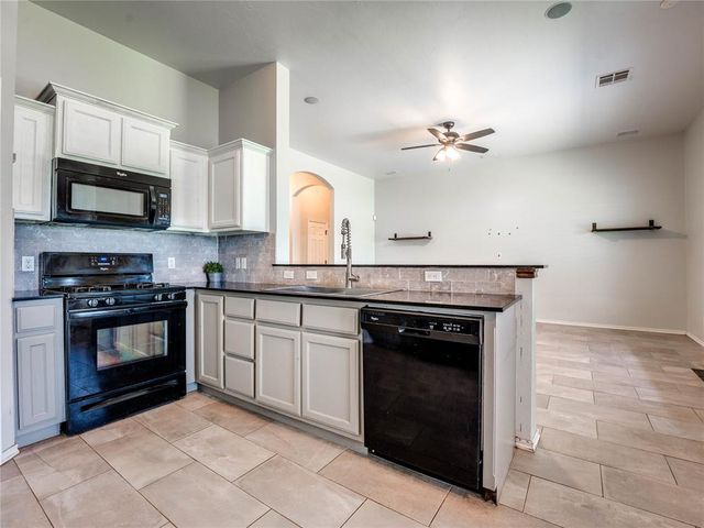 10009 Allie Hope Lane, Yukon, OK 73099