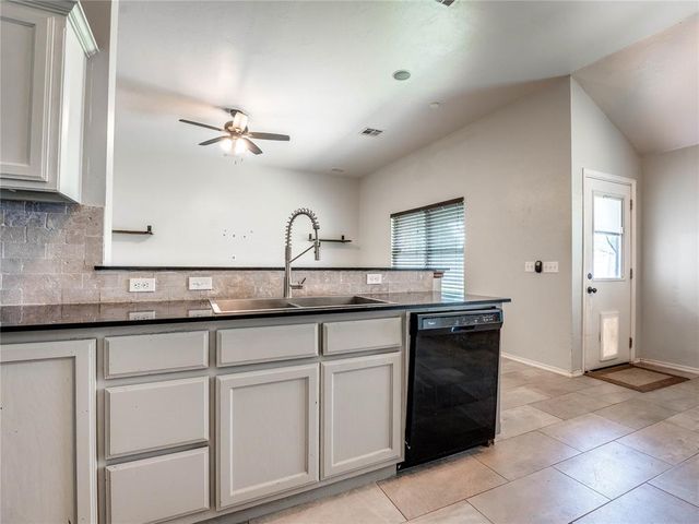 10009 Allie Hope Lane, Yukon, OK 73099
