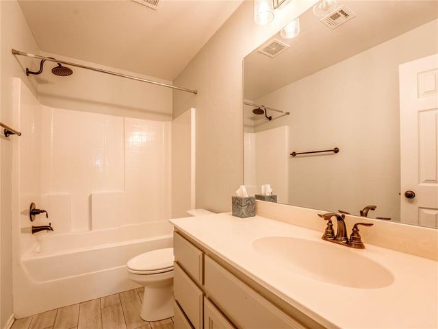 10009 Allie Hope Lane, Yukon, OK 73099