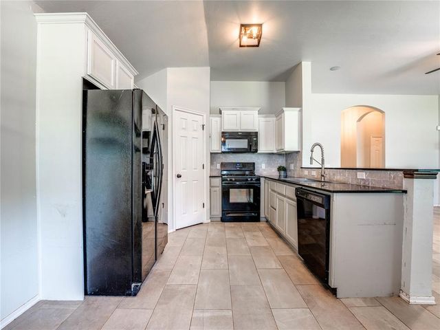 10009 Allie Hope Lane, Yukon, OK 73099