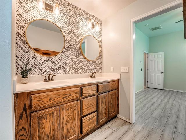 10009 Allie Hope Lane, Yukon, OK 73099