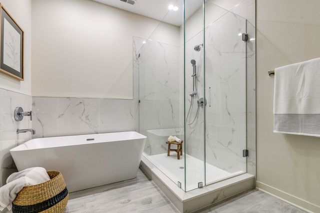 790 E Irving Park Road 3E, Roselle, IL 60172