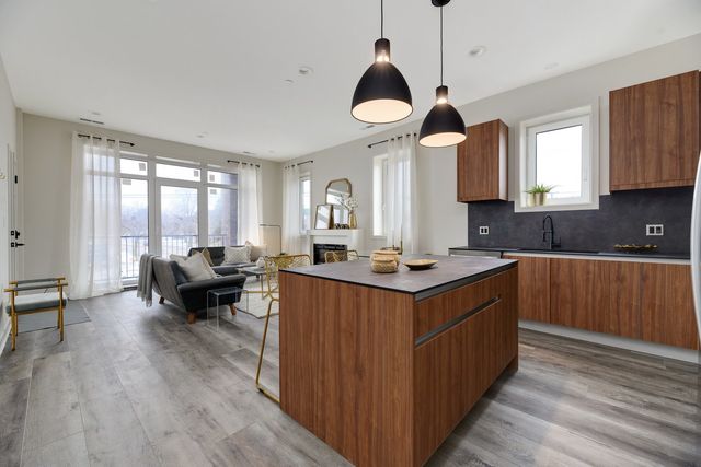 790 E Irving Park Road 3E, Roselle, IL 60172