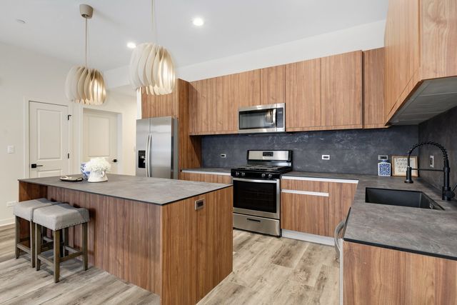 790 E Irving Park Road 3E, Roselle, IL 60172