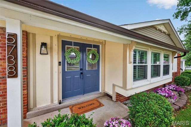 5738 Lost Brook Court, Oakville, MO 63129