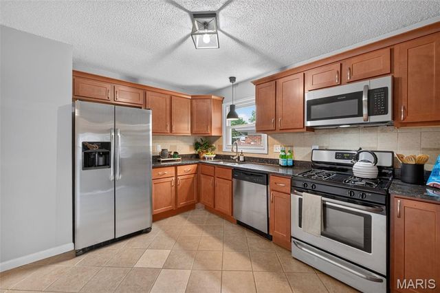 5738 Lost Brook Court, Oakville, MO 63129
