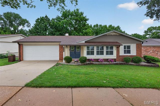 5738 Lost Brook Court, Oakville, MO 63129