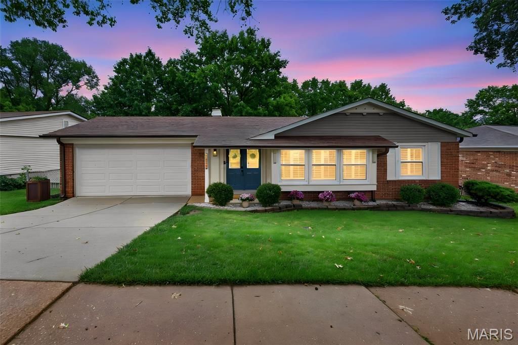 5738 Lost Brook Court, Oakville, MO 63129