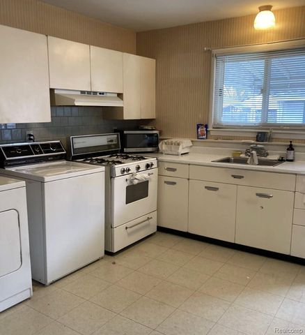 4704 Jackson Street, Dearborn Heights, MI 48125
