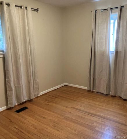 4704 Jackson Street, Dearborn Heights, MI 48125