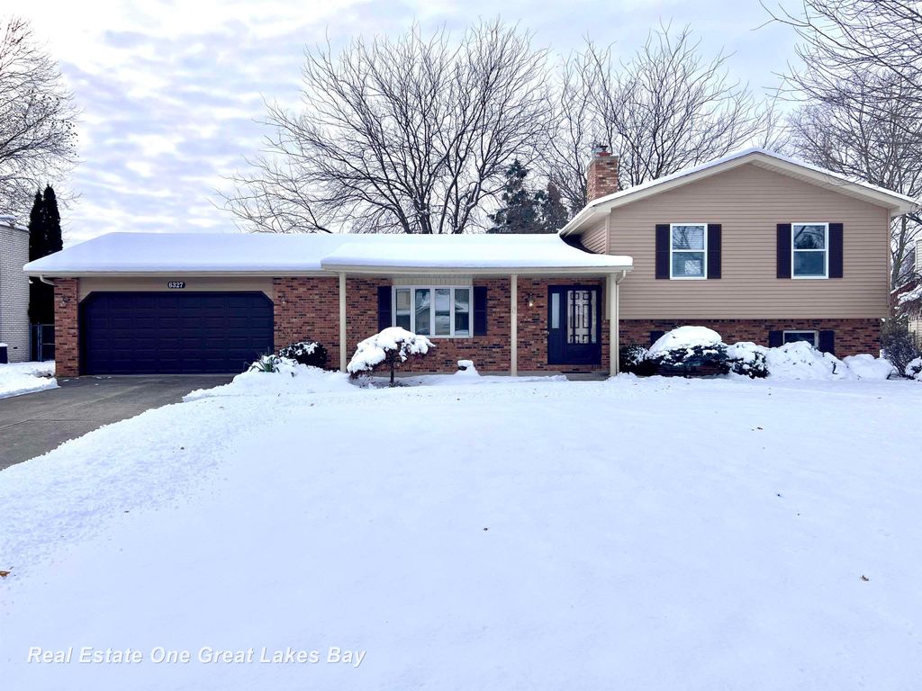 6327 Paddock Lane, Saginaw, MI 48603