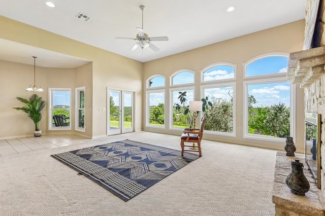 134 Holly Dr, Kerrville, TX 78028
