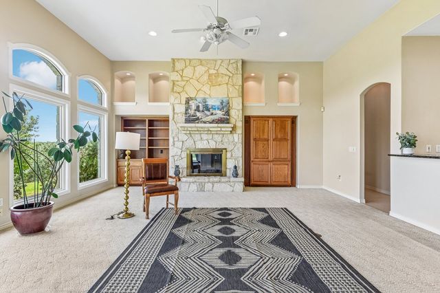 134 Holly Dr, Kerrville, TX 78028