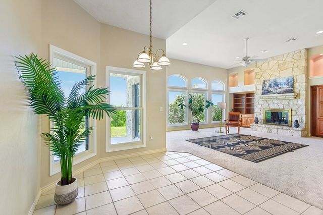 134 Holly Dr, Kerrville, TX 78028