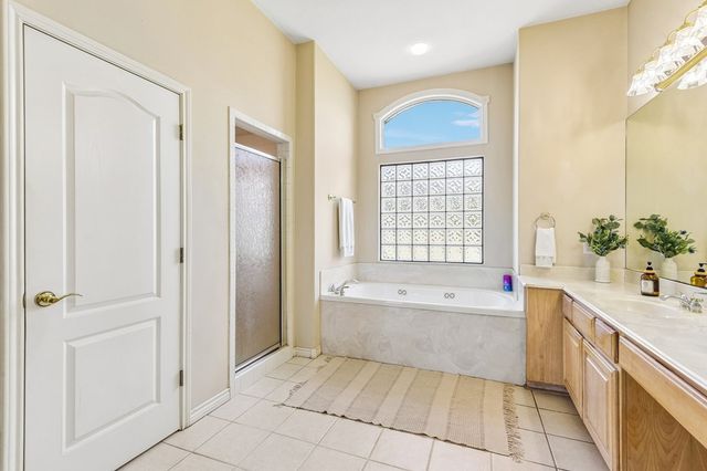 134 Holly Dr, Kerrville, TX 78028