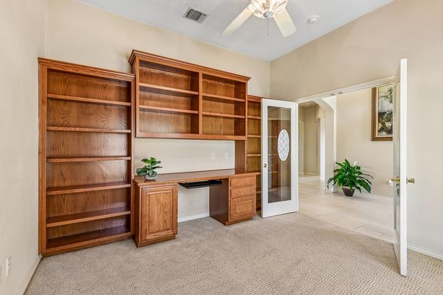 134 Holly Dr, Kerrville, TX 78028