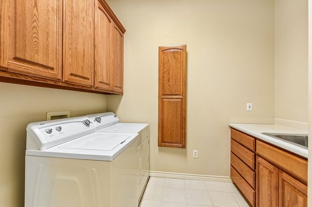 134 Holly Dr, Kerrville, TX 78028