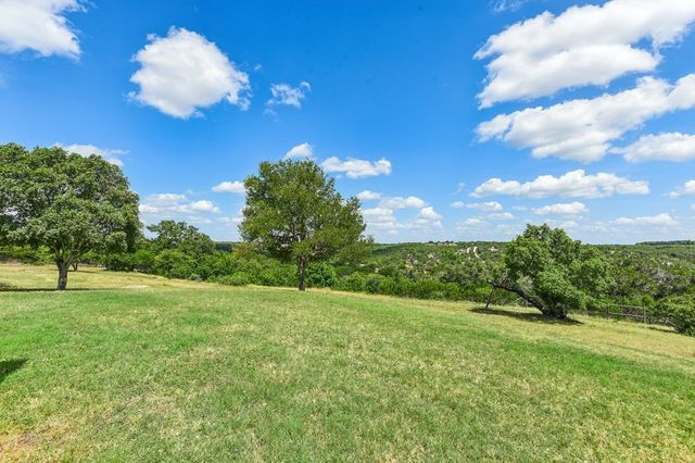 134 Holly Dr, Kerrville, TX 78028