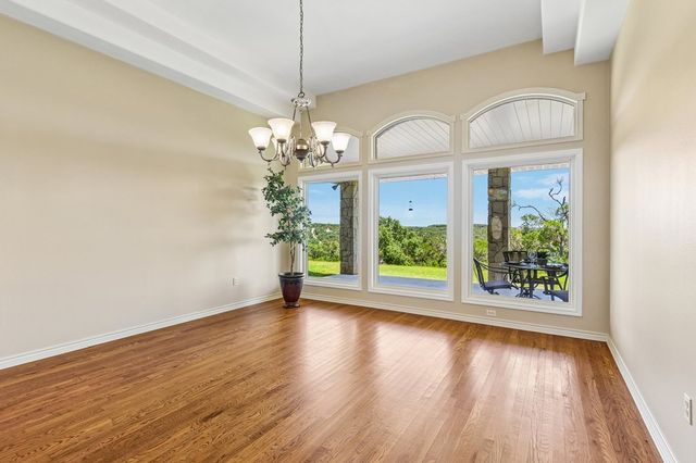 134 Holly Dr, Kerrville, TX 78028