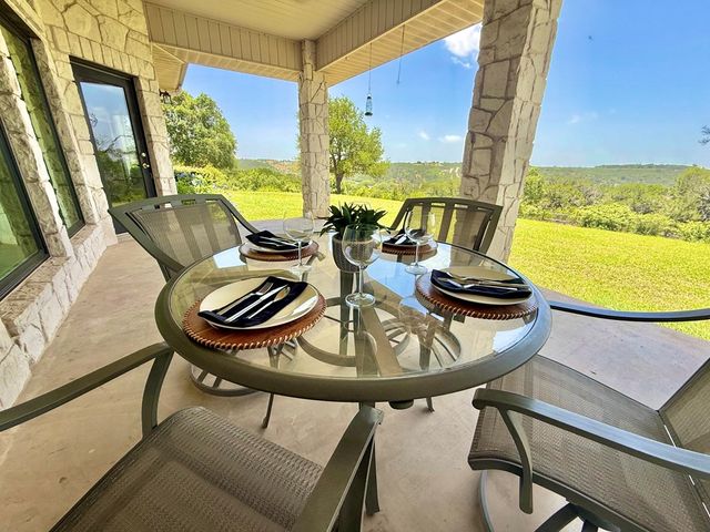 134 Holly Dr, Kerrville, TX 78028