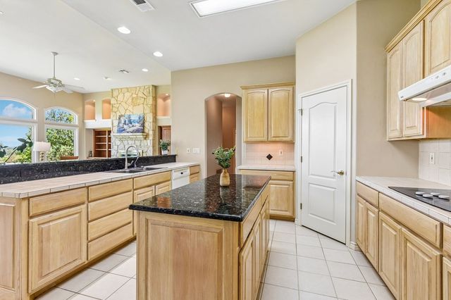 134 Holly Dr, Kerrville, TX 78028