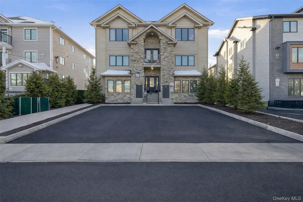 7 Park Street 301, Spring Valley, NY 10977